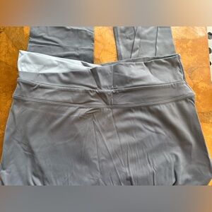 Halara crossover waist/color contrast high waist leggings Grey sz Large